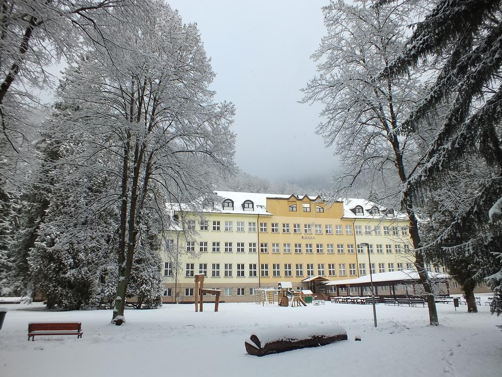 Hotel Skalka Rajecke Teplice Bagian luar foto