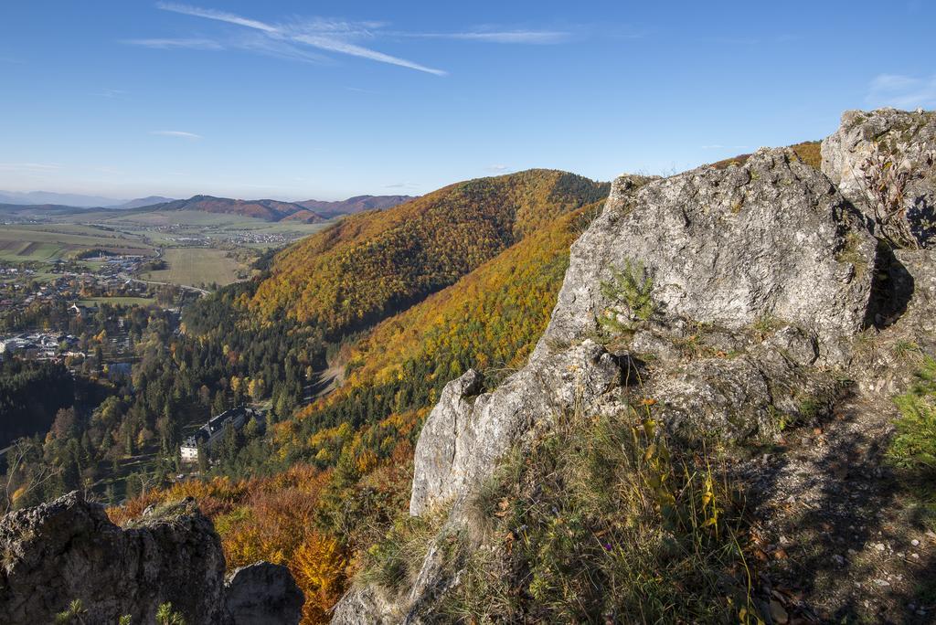 Hotel Skalka Rajecke Teplice Bagian luar foto