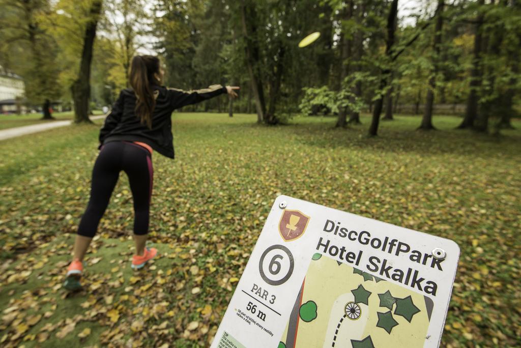 Hotel Skalka Rajecke Teplice Bagian luar foto