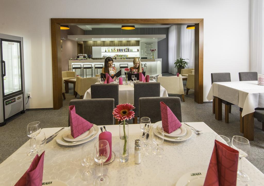 Hotel Skalka Rajecke Teplice Bagian luar foto