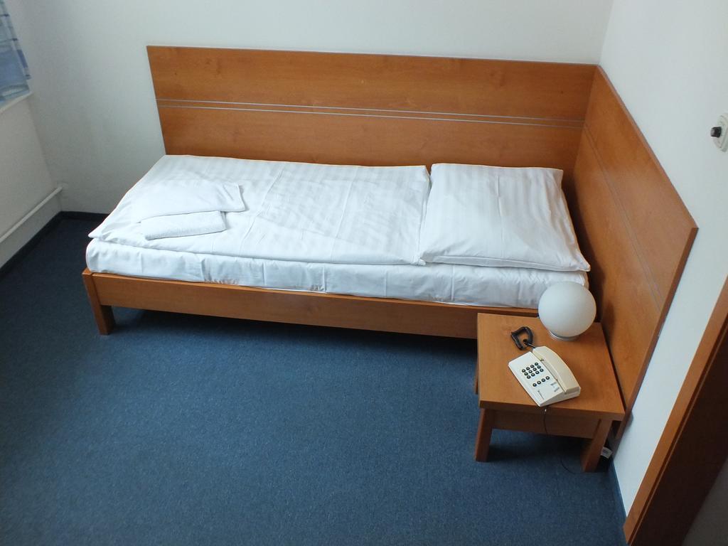 Hotel Skalka Rajecke Teplice Bagian luar foto